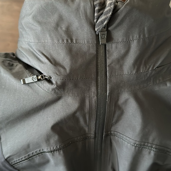 Lululemon Women’s Windbreaker Jacket - rare - Picture 9 of 12